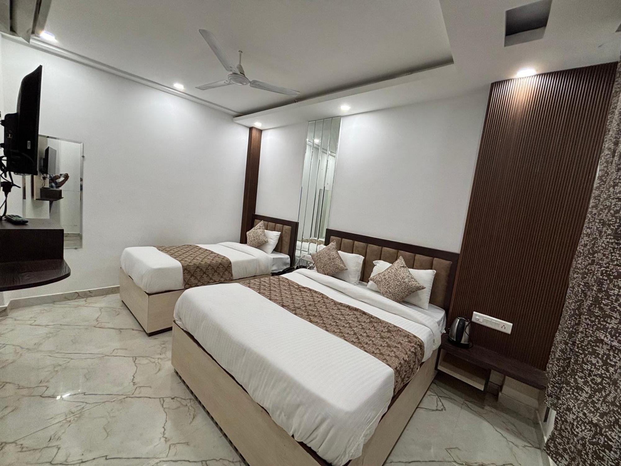 Hotel C G International 2 Minuit Walkable New Delhi Railway Station & Connaught Palace Nowe Delhi Zewnętrze zdjęcie