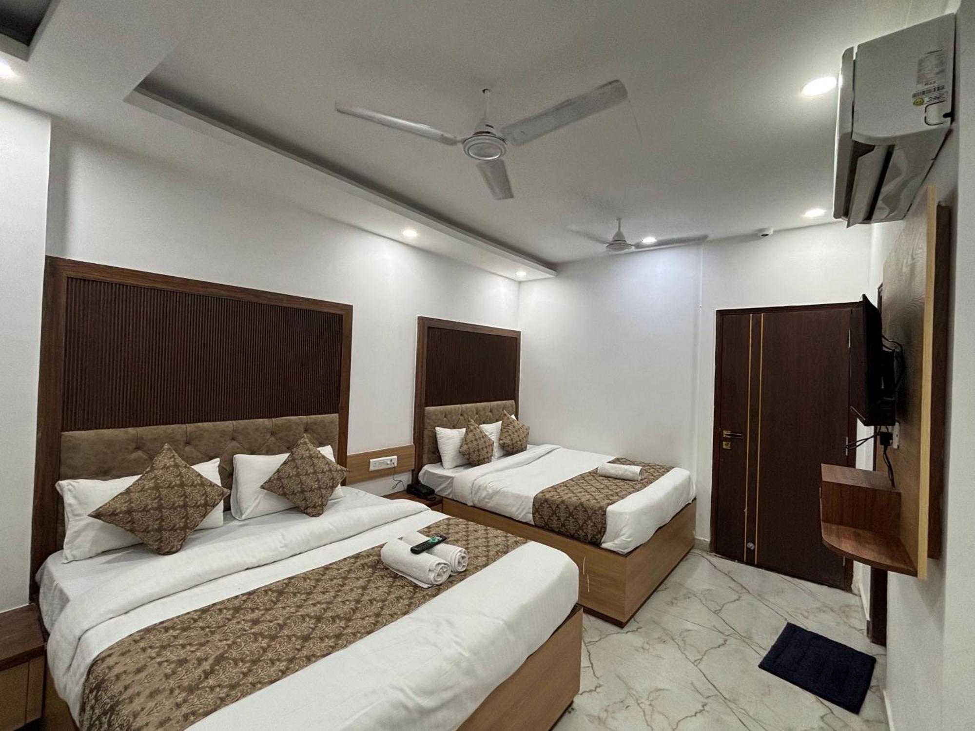 Hotel C G International 2 Minuit Walkable New Delhi Railway Station & Connaught Palace Nowe Delhi Zewnętrze zdjęcie