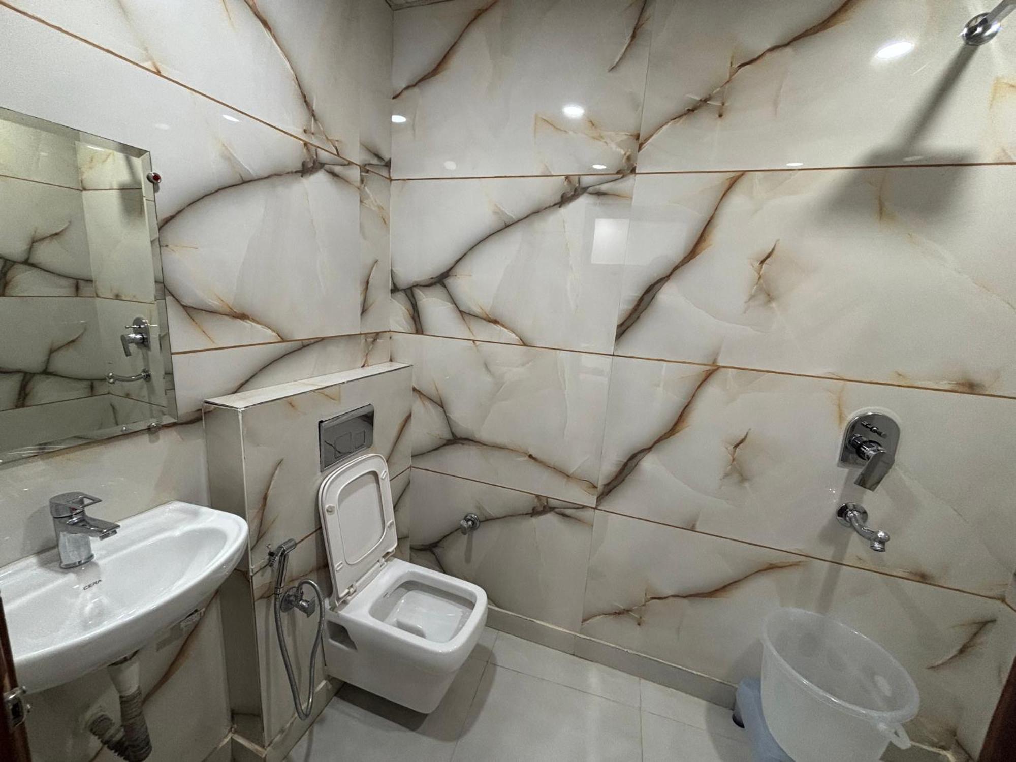 Hotel C G International 2 Minuit Walkable New Delhi Railway Station & Connaught Palace Nowe Delhi Zewnętrze zdjęcie